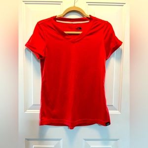 EUC Small Petite North Face V-neck shirt. Only worn a few times